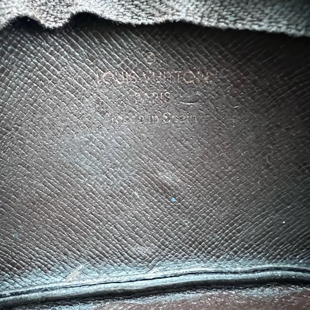 Louis Vuitton Damier Ebene Key Cles LV Card Holder GUC Authentic